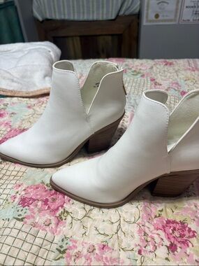 BAMBOO White V-Cut Ankle Heeled Boots